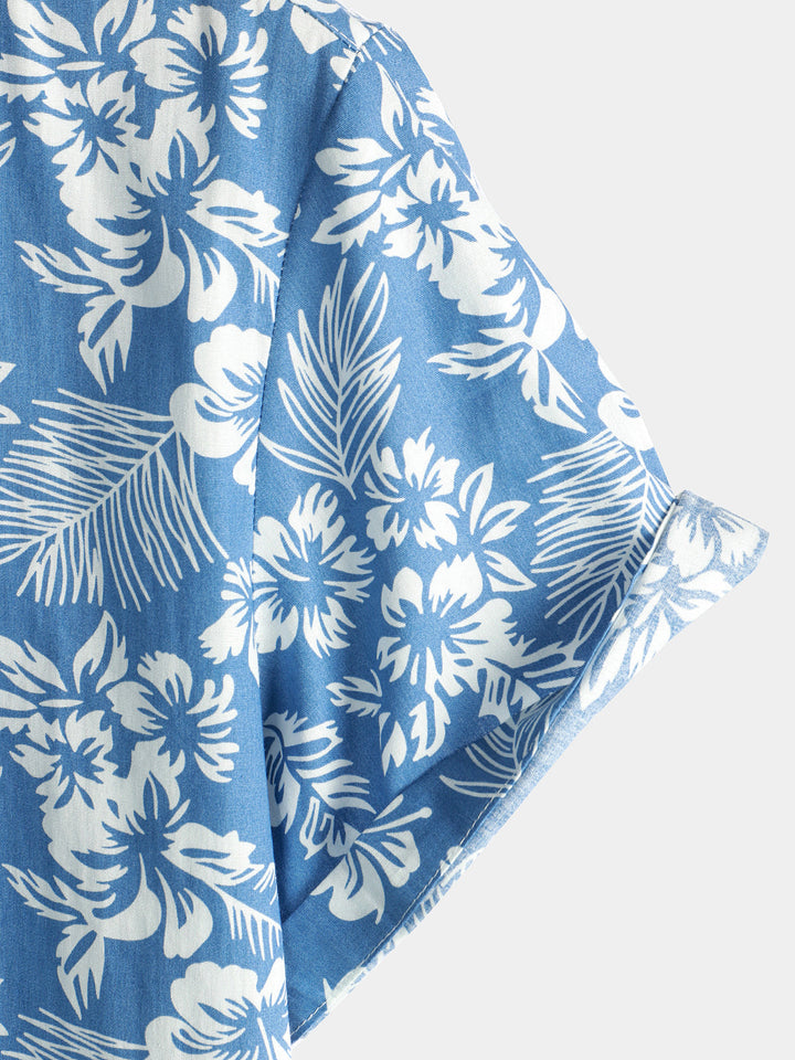 Chemise d'été homme à motif fleuri tropical, manches courtes, vêtement décontracté parfait pour les vacances.