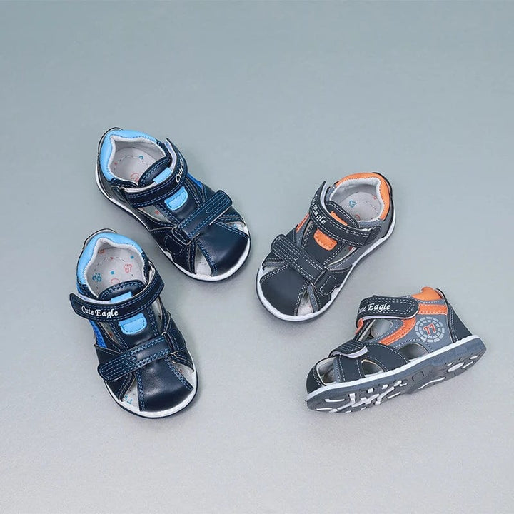 Sandales bébé garçon bleues confortables pour l'été, parfaites pour la marche et les activités extérieures.