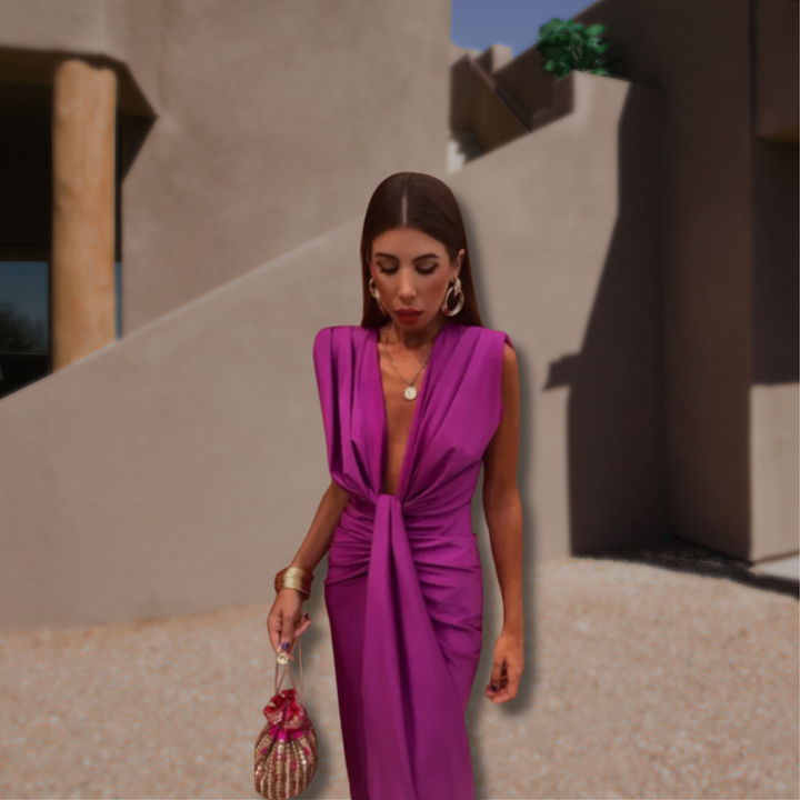 Robe longue femme, style drapé élégant, col V. Parfaite pour invitée de mariage ou cocktail chic.