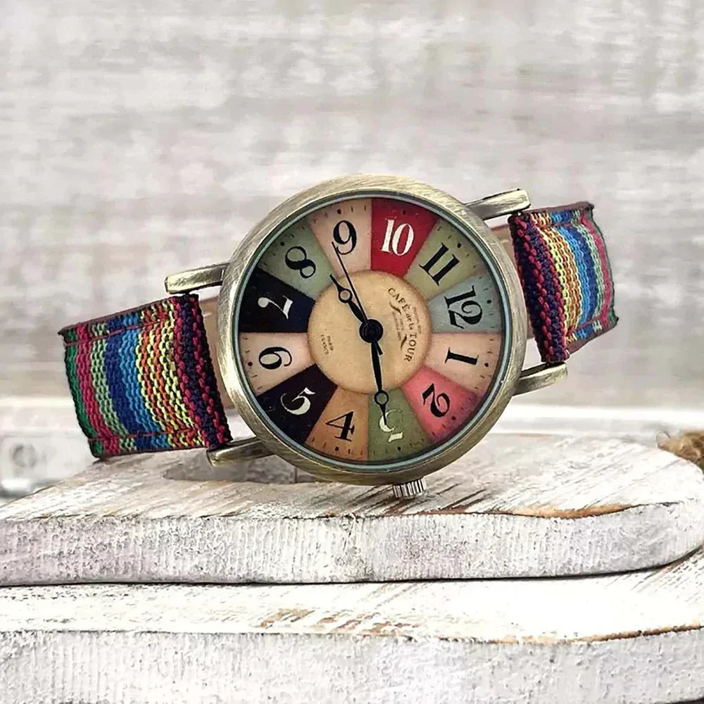 Montre femme Luna Rétro colorée avec bracelet en toile, style ludique et unique pour un look mode.