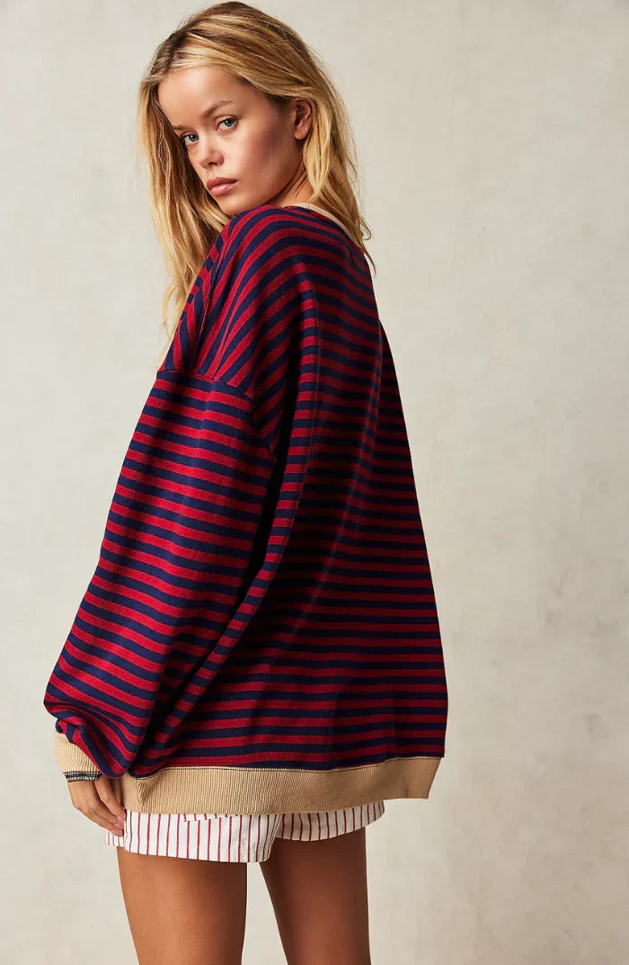 Pull femme oversize rayé, élégant et décontracté. Un incontournable pour votre garde-robe.