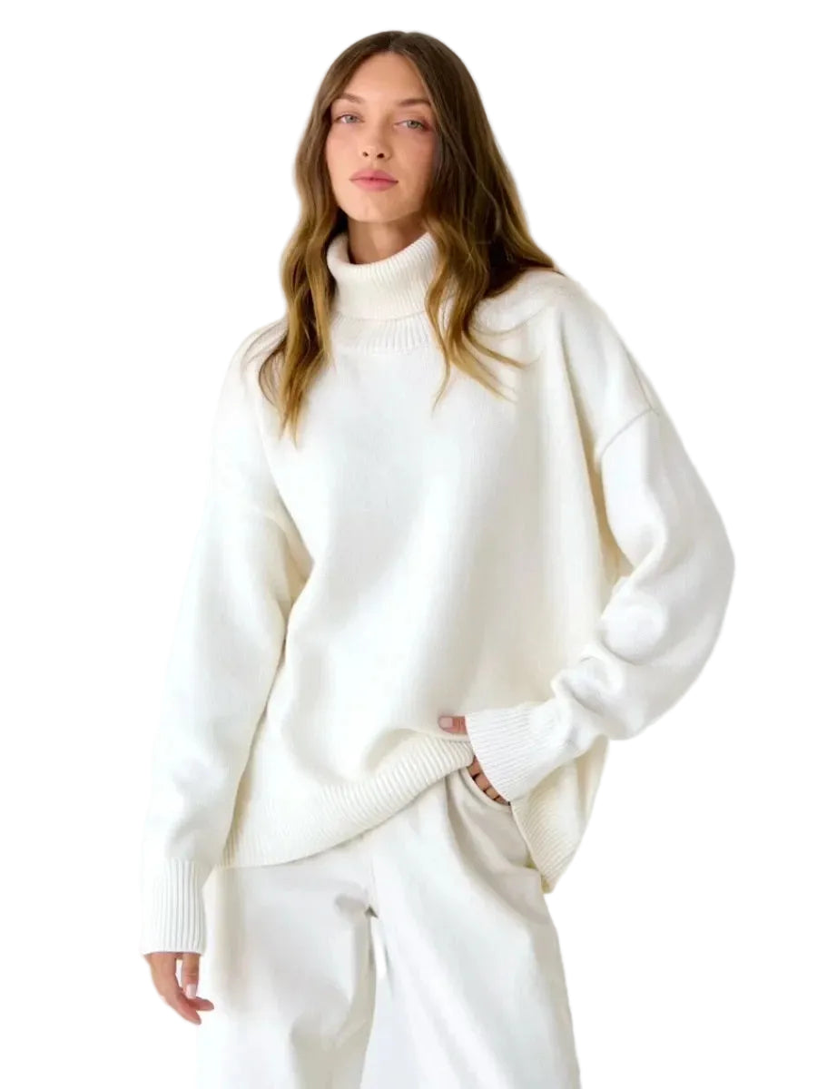 Chandail femme ample et décontracté, col roulé, idéal pour un confort hivernal chic.