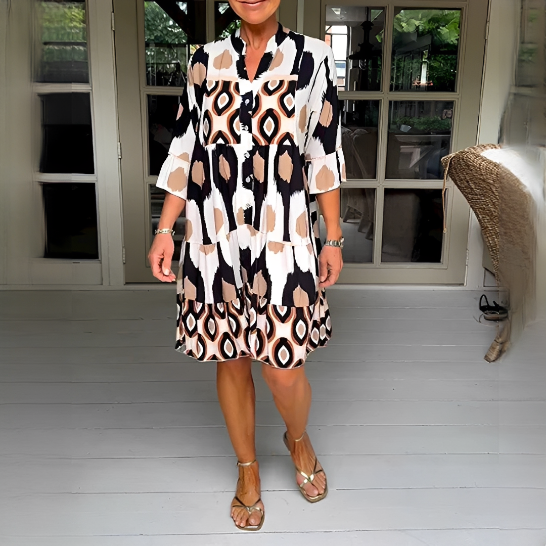 Robe d'été élégante femme, mini-robe à motif, manches 3/4, idéale pour un style féminin et confortable.