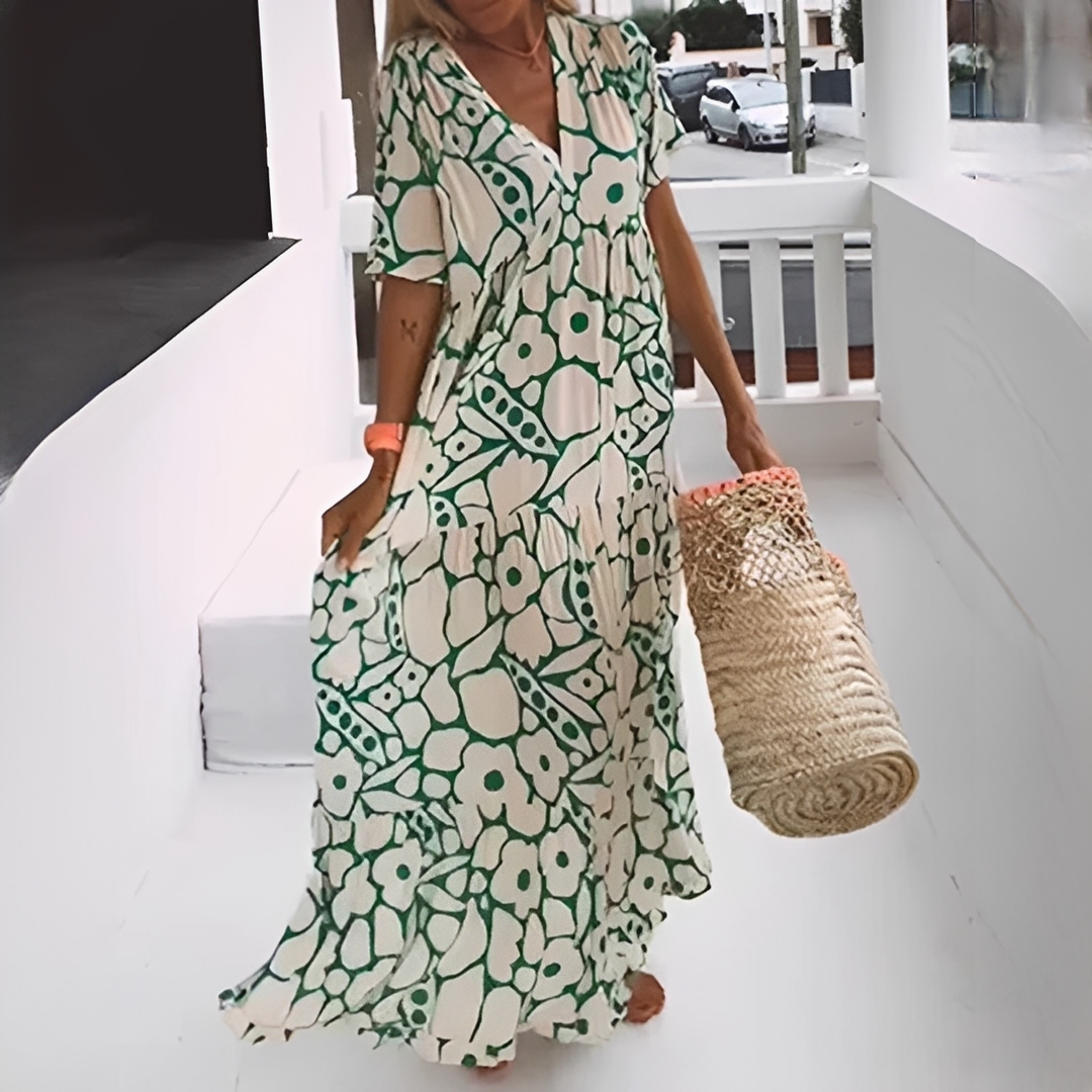 Superbe robe longue d'été fluide pour femme, style décontracté chic, un essentiel des vêtements d'été.