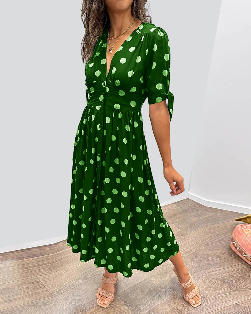 Robe midi femme fluide à pois, style chic et décontracté, essentielle pour l'été et le confort.