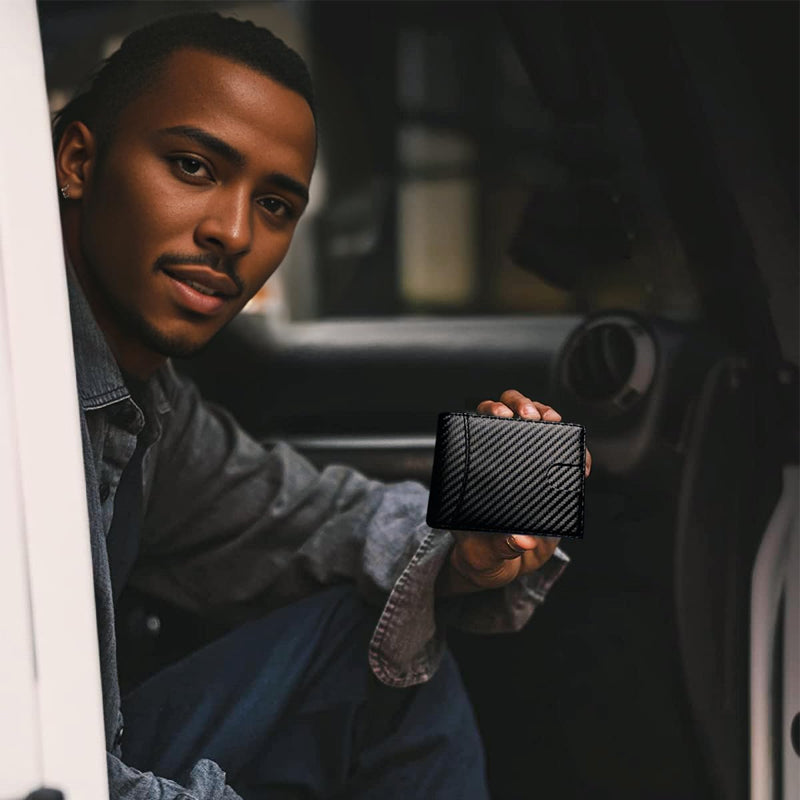 Porte-cartes RFID sécurisé pour homme, en cuir de qualité, compact et stylé.
