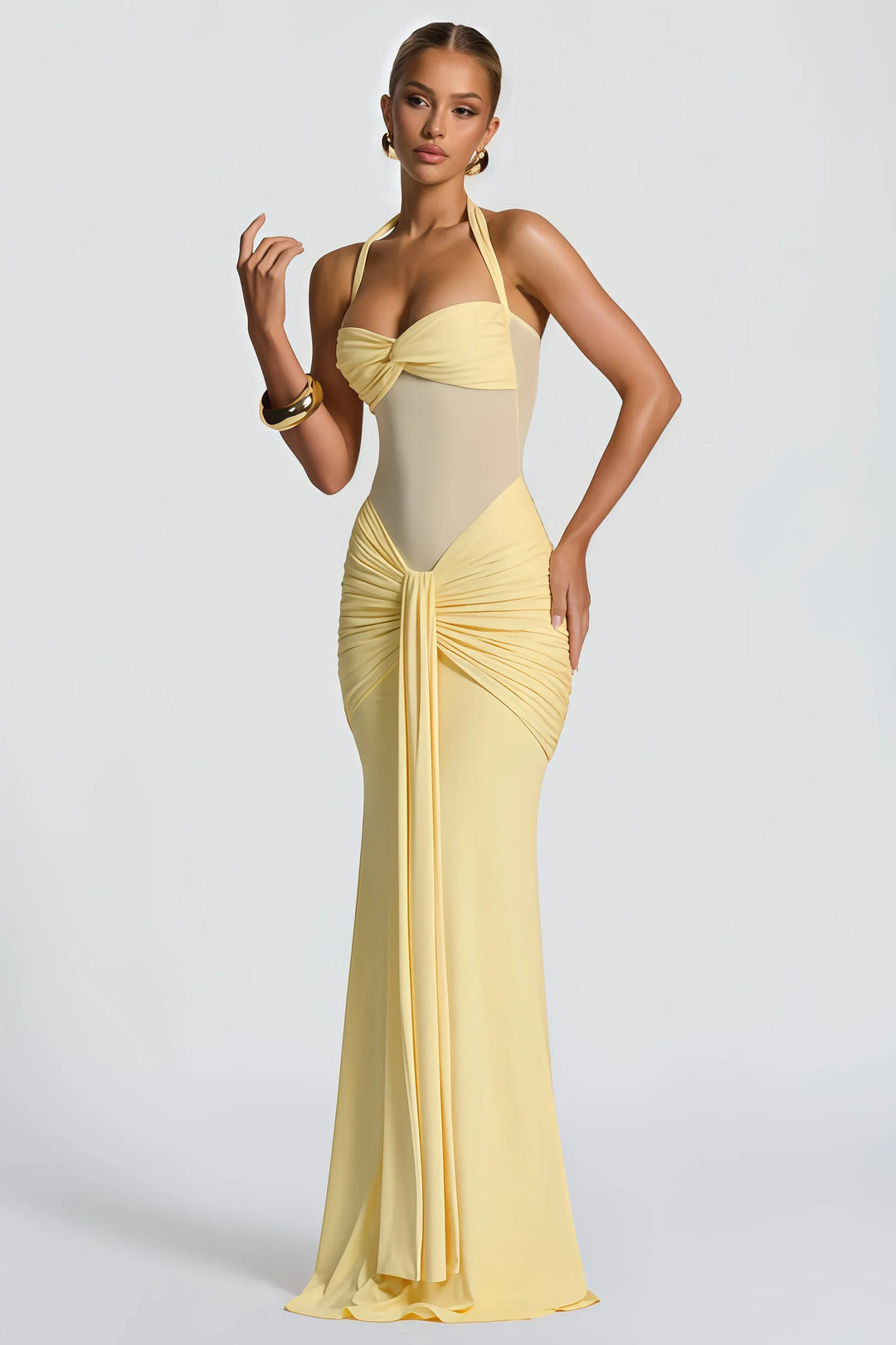Robe longue Elira avec drapé flatteur, tissu fluide. Robe élégante femme pour cérémonie estivale ou soirée maxi.