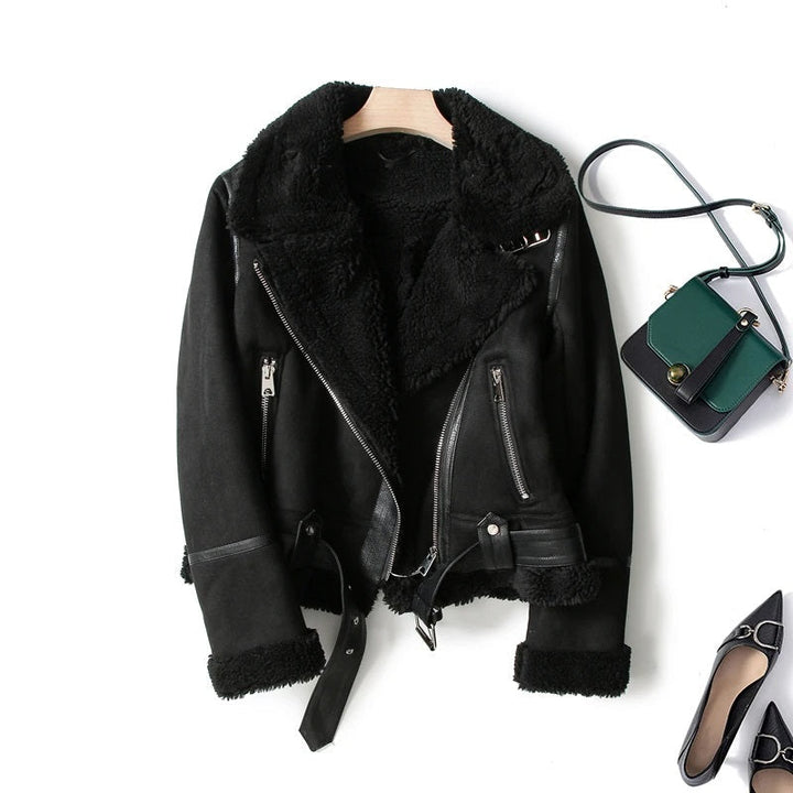 Blouson aviateur chaud femme style vintage, parfait pour l'hiver et la mode décontractée.