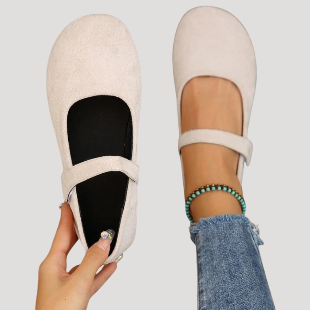 Ballerines femme Mary Jane élégantes noires avec bride ajustable, offrant confort et style intemporel pour la mode.