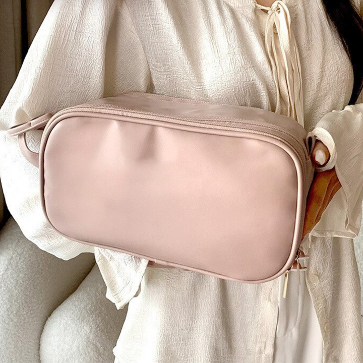 Trousse de voyage BeautéBox, rangement cosmétiques organisé en cuir PU.