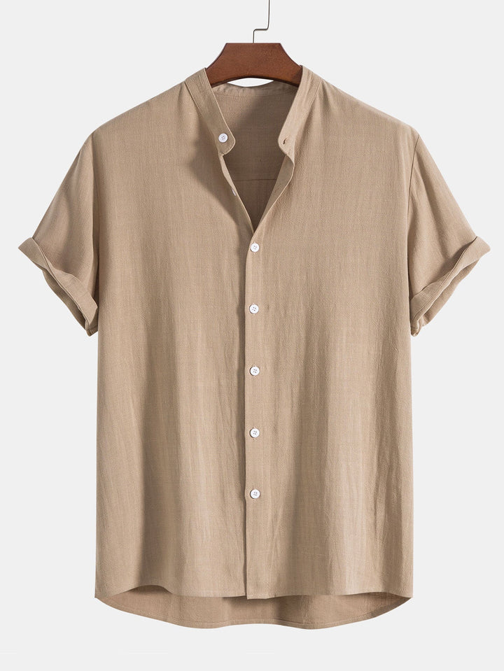 Ensemble homme été décontracté. Chemise manches courtes & pantalon en lin pour un style raffiné et confortable.