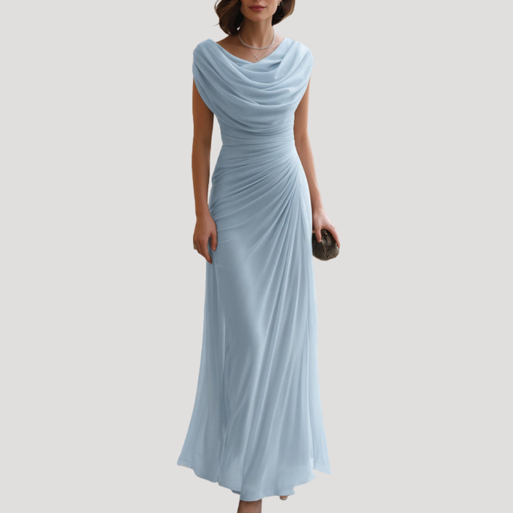 Robe longue fluide femme, drapée avec élégance. Col bénitier chic pour une tenue de soirée ou cérémonie habillée.