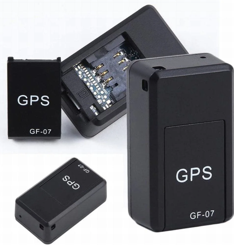 Petit traceur GPS magnétique universel pour voiture, installation facile et localisation précise.
