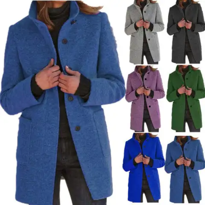 Trench-coat femme habillé, élégant et chaud pour l'hiver, un classique mode parfait pour diverses occasions.