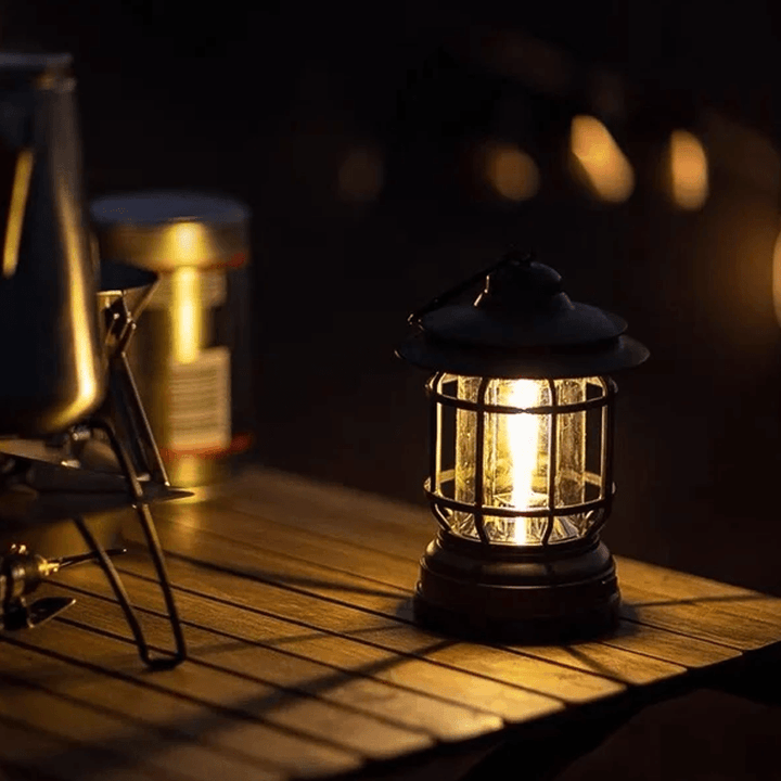 Lampe de soirée extérieure vintage portable, éclairage chaleureux pour camping, jardin et pique-nique.