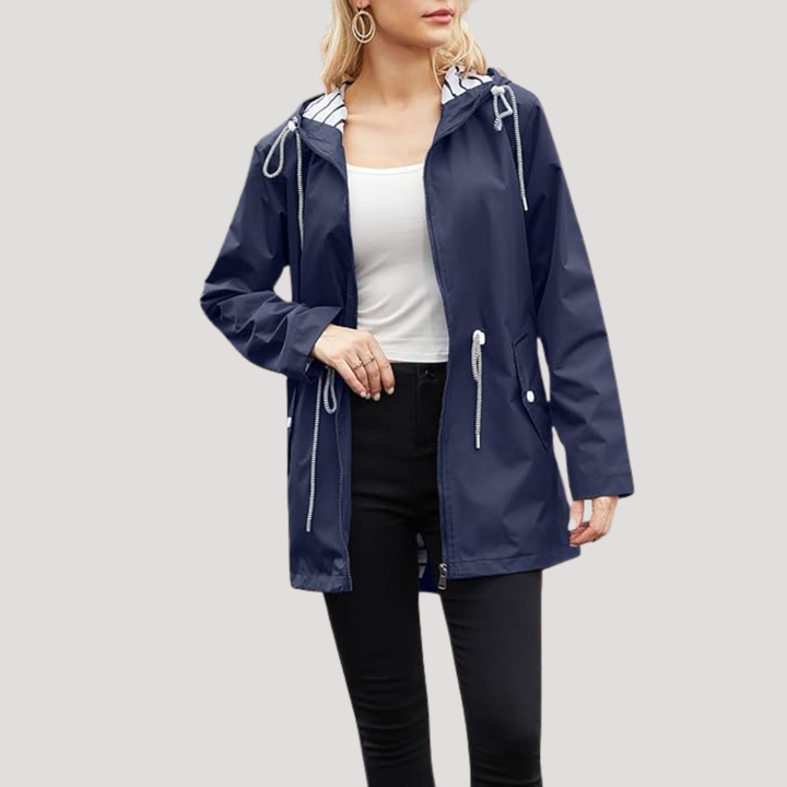 Veste femme légère à capuche zippée, idéale mi-saison. Confort et style décontracté pour la mode femme.