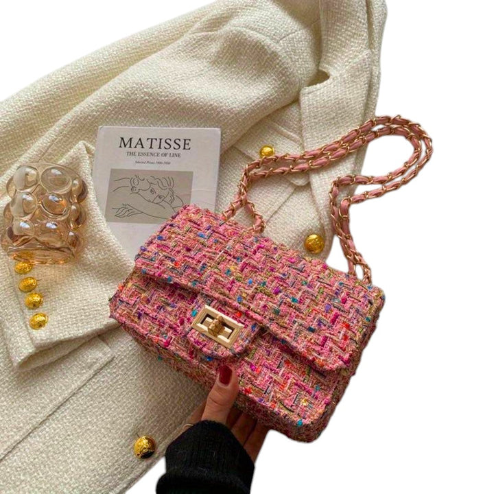 Sac à main bandoulière femme élégant, style raffiné pour un look quotidien chic. Accessoire mode.