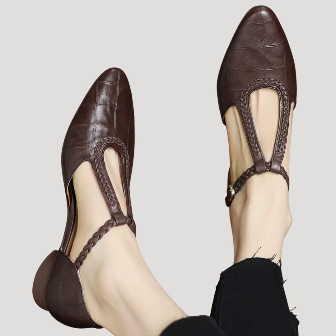 Escarpins rétro femmes marron à bride tressée, style vintage, confortables et chics pour le quotidien.