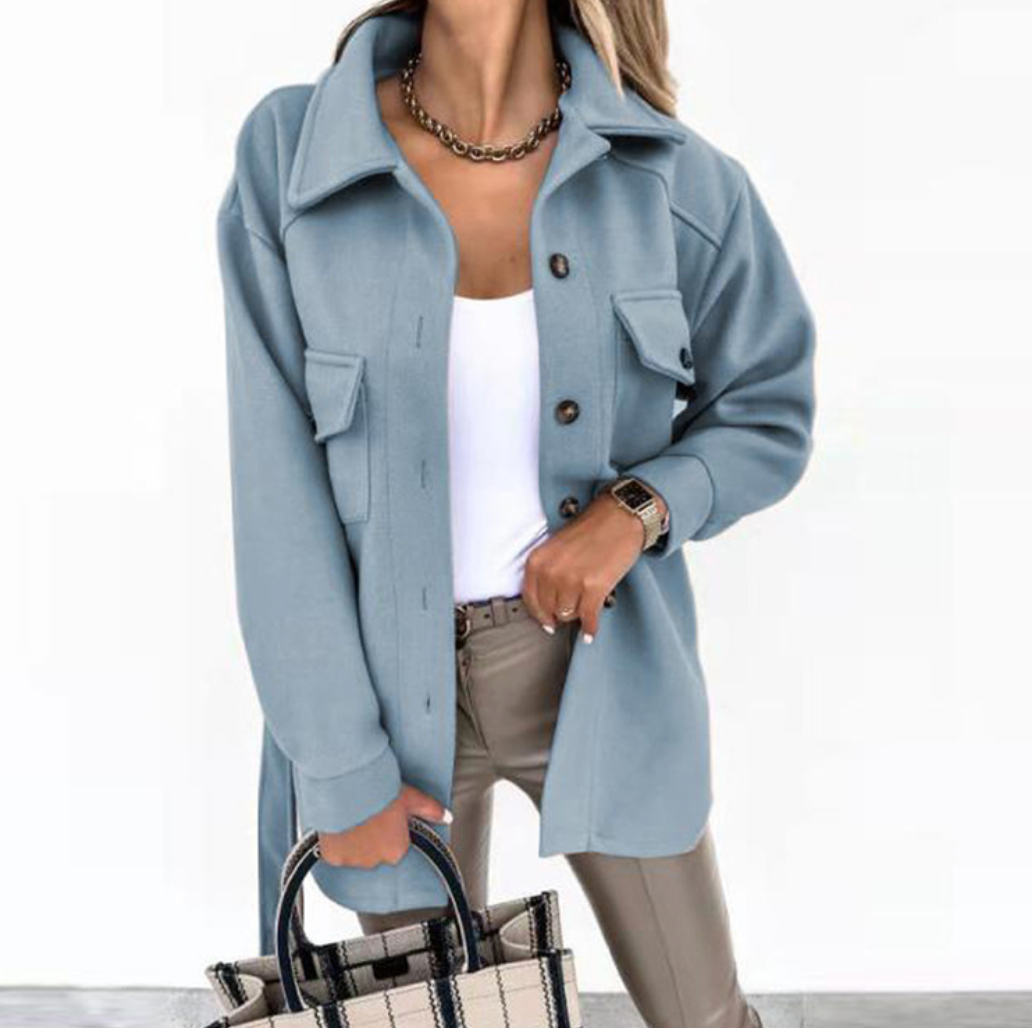 Veste femme Maria printemps, chic et décontractée, pour un look mode mi-saison élégant et léger.