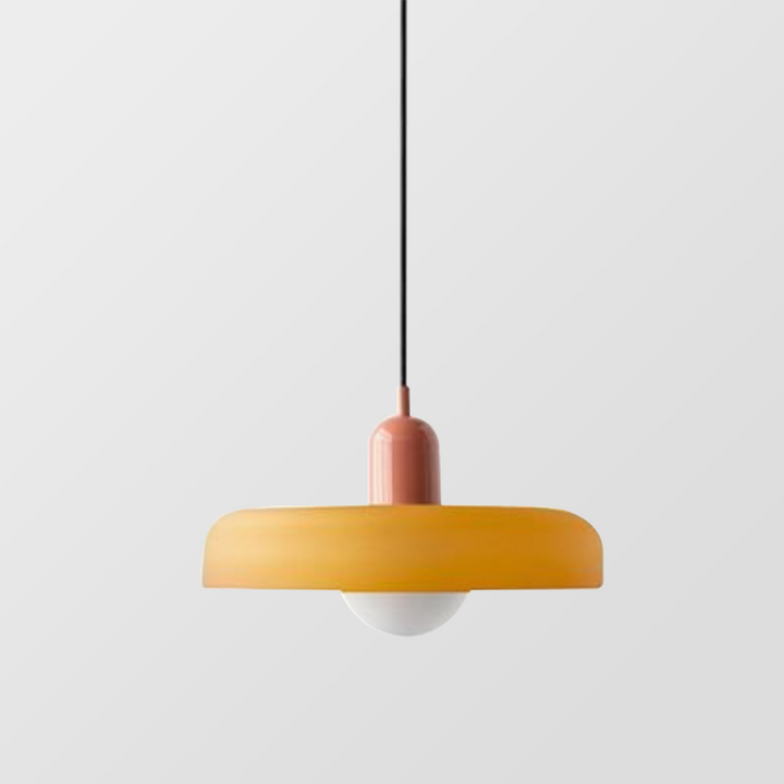 Lampe suspendue Bauhaus en verre teinté, un ajout design à votre chambre moderne.