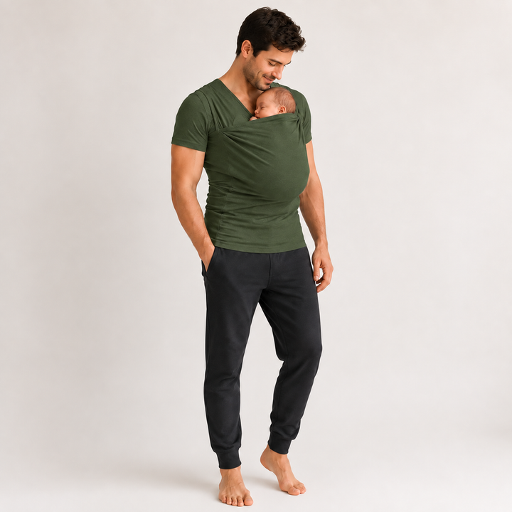 T-shirt de portage bébé gris, solution mains libres pour parentalité, confort et allaitement facile.