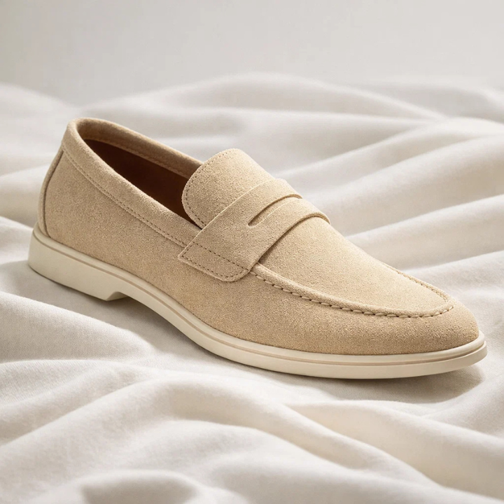 Mocassins homme confortables et modernes, faciles à enfiler. Chaussures élégantes pour un style urbain printanier ou estival.