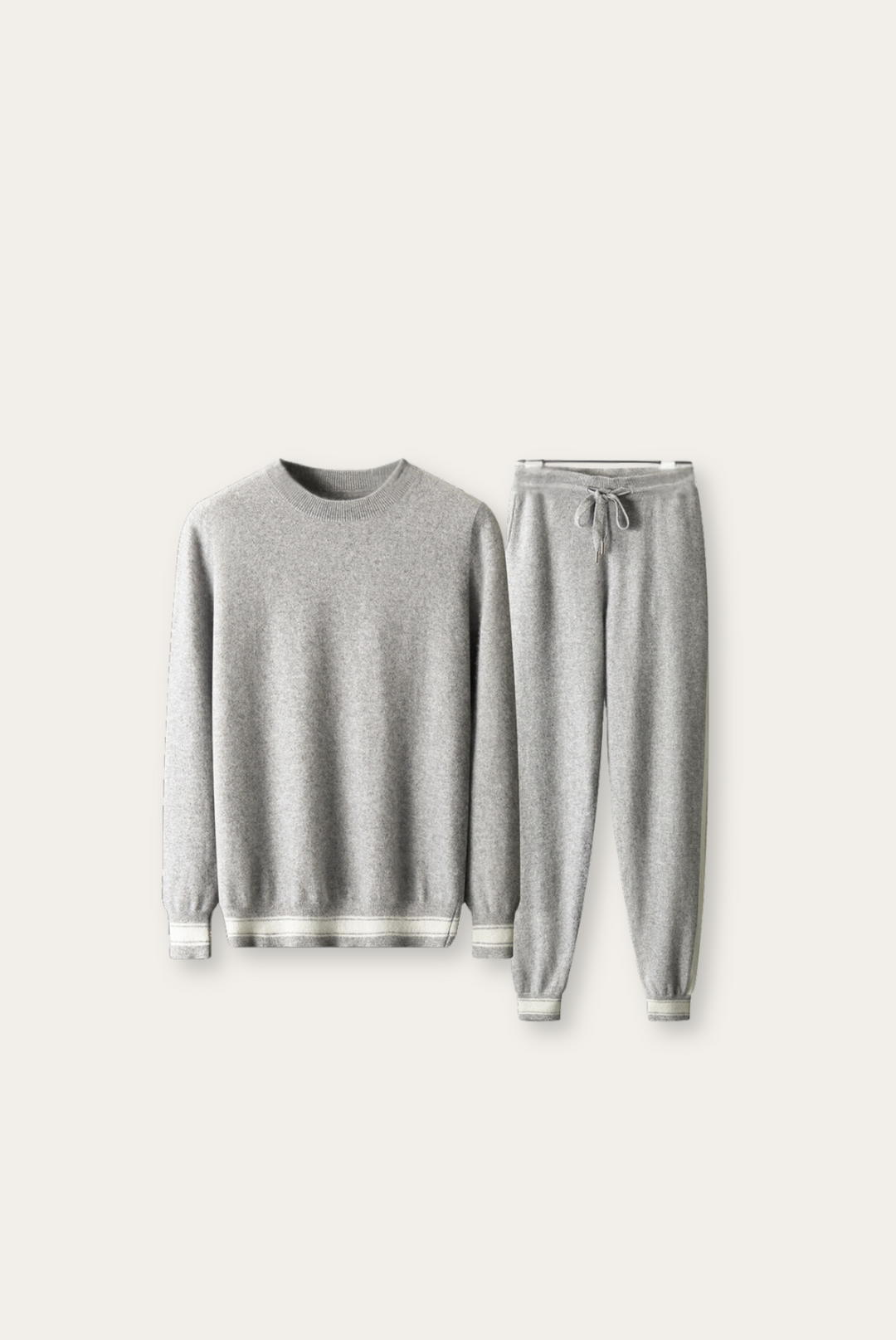 Ensemble loungewear femme gris clair en cachemire et mérinos, doux et confortable, idéal pour la détente.
