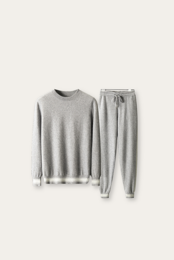 Ensemble loungewear femme gris clair en cachemire et mérinos, doux et confortable, idéal pour la détente.