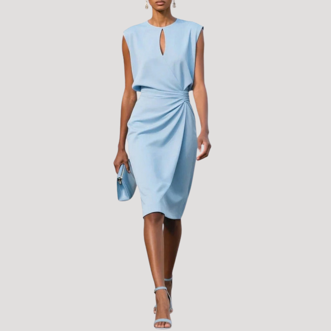 Robe midi drapée élégante pour femme, sans manches, idéale pour les soirées chic de printemps et d'été.