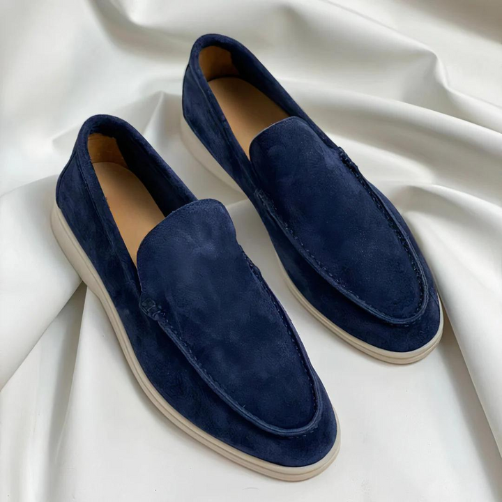 Chaussures homme décontractées à enfiler, mocassins souples noirs, idéales pour usage quotidien polyvalent.