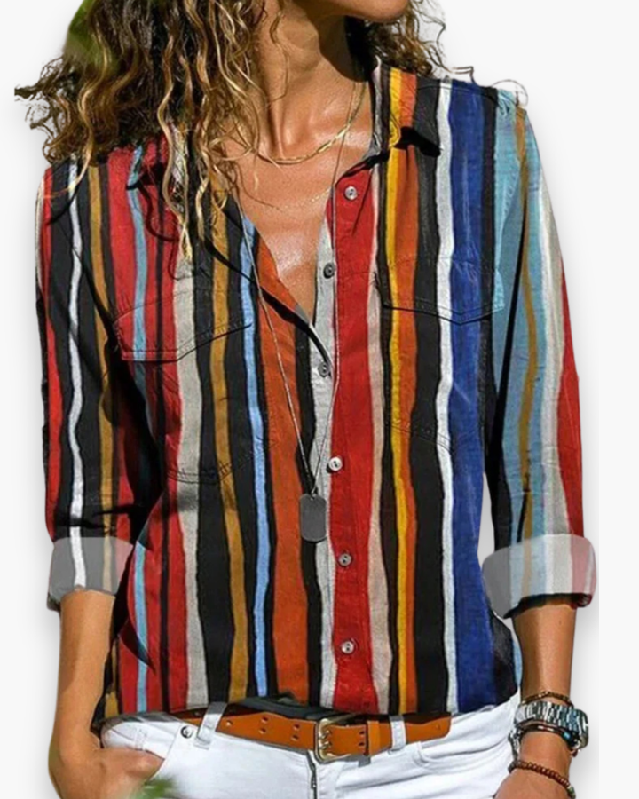 Blouse femme fluide à imprimé tendance, parfaite pour une mode été chic et décontractée.