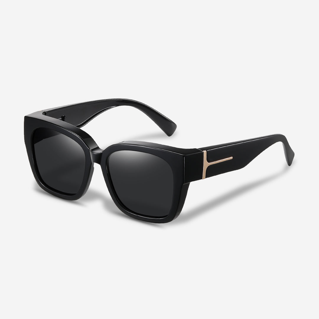 Profil des lunettes de soleil à clipser. Design fin, protection UV400. Adapté aux porteurs de lunettes.