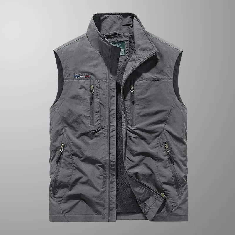 Gilet décontracté pour homme, léger et durable, parfait pour une utilisation quotidienne ou activités en extérieur.