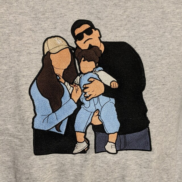 Sweat brodé StitchPortrait personnalisé, mode unisexe. Le cadeau parfait pour papa, fête des pères.