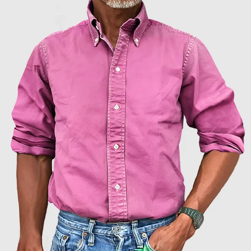 Chemise homme vintage délavée, manches longues. Un classique intemporel pour un style urbain décontracté.