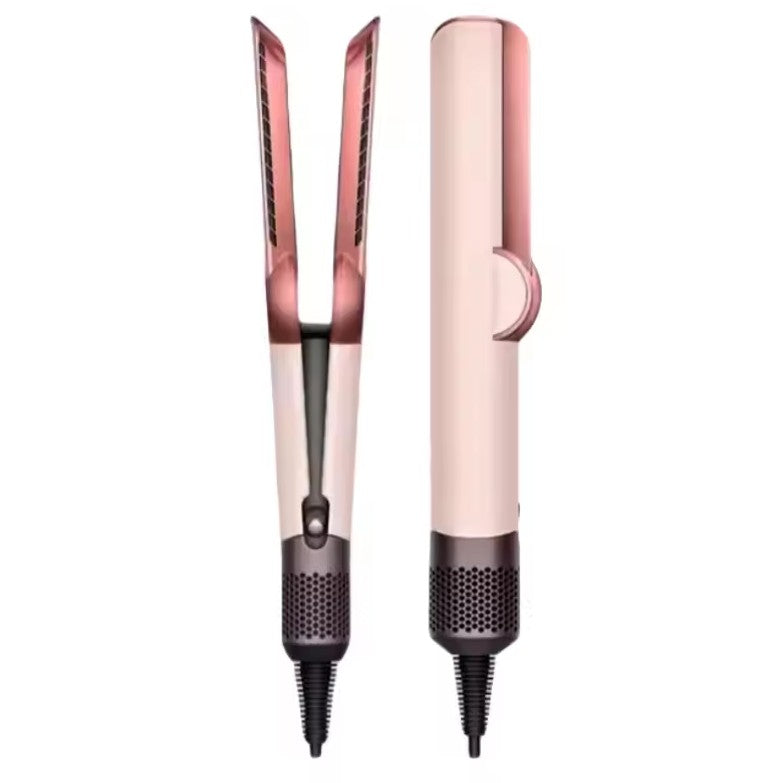 Femme utilisant le styler sèche-cheveux lisseur 2-en-1 pour un brushing rapide et impeccable.
