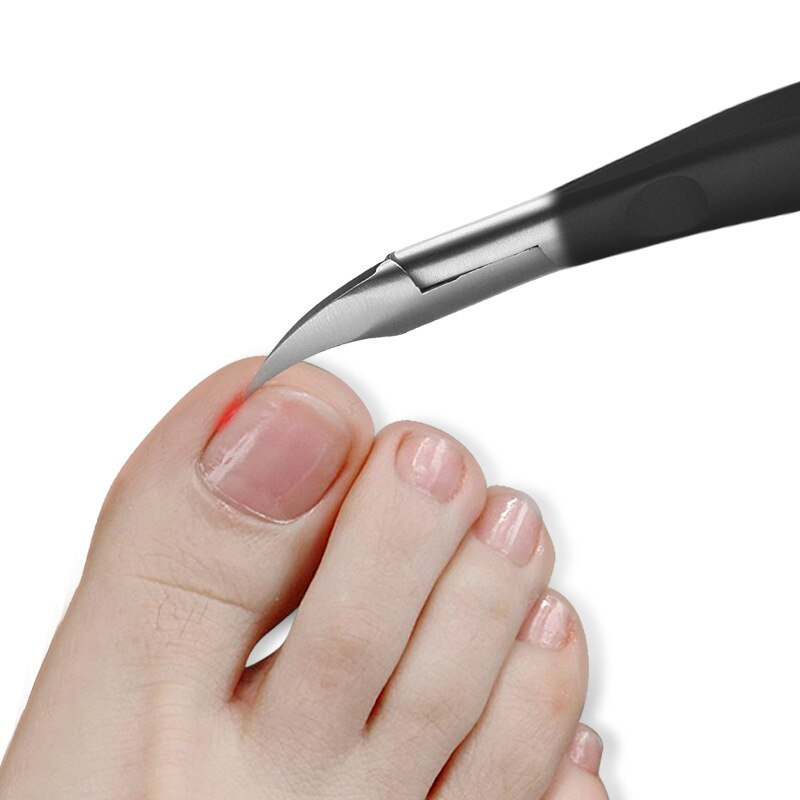 Outil de précision pour ongles incarnés et épais. Ce coupe-ongles facilite manucure et pédicure, pour un soin impeccable.