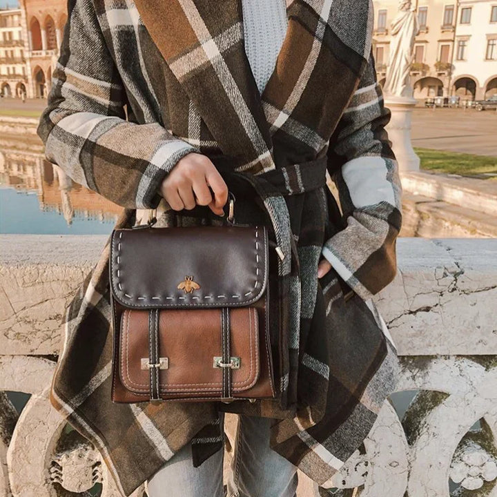 Sac à dos urbain Bella, design épuré et pratique pour la ville.