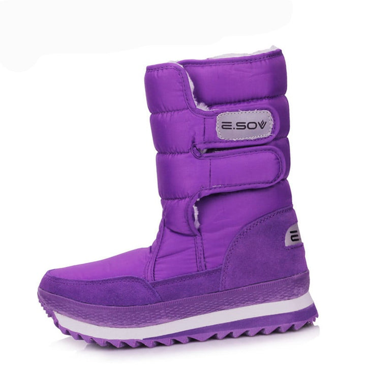 Bottes de pluie femme, robustes et confortables, conçues pour affronter l'hiver et les intempéries avec style.