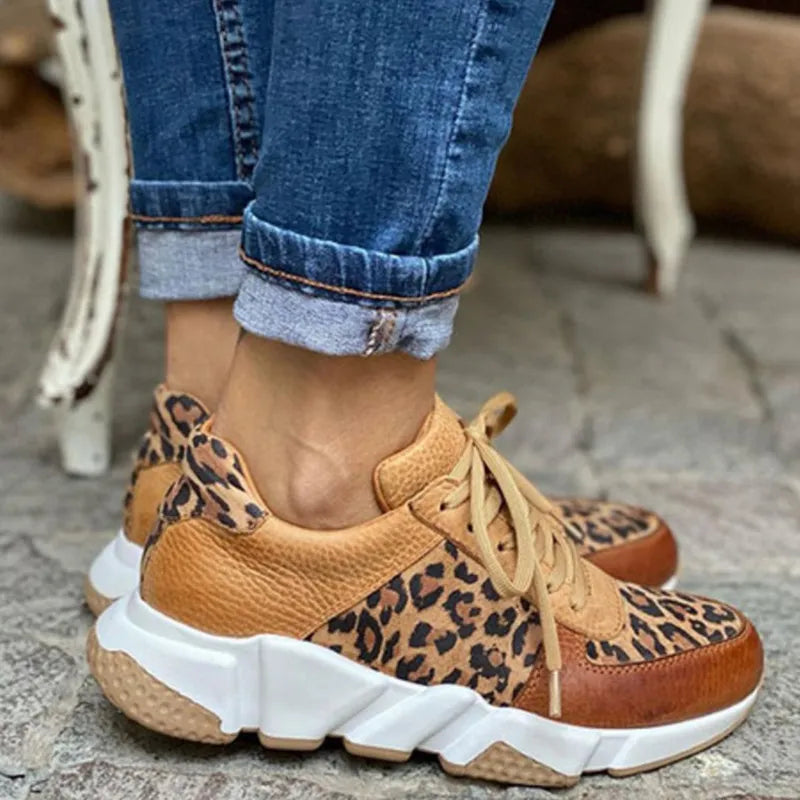 Chaussures tendance léopard pour femmes, idéales printemps et automne. Confortables et mode féminine assurée.