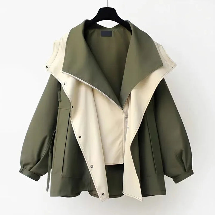 Veste imperméable 3-en-1 tendance pour femme. Idéale au printemps, coupe-vent, respirante et légère pour l'extérieur.
