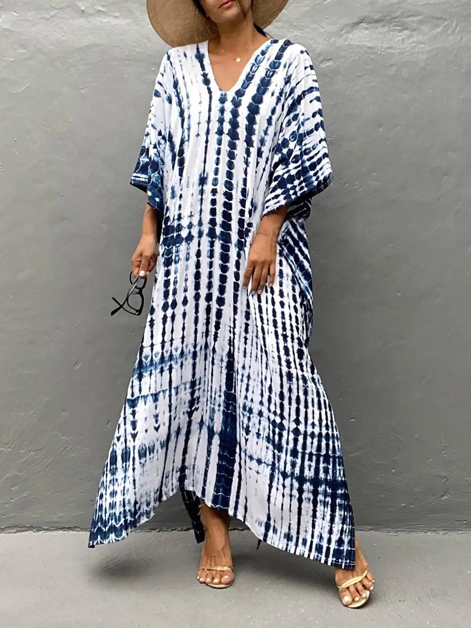 Élégante robe caftan femme, mode été légère, coupe fluide et stylée, nouvelle collection.