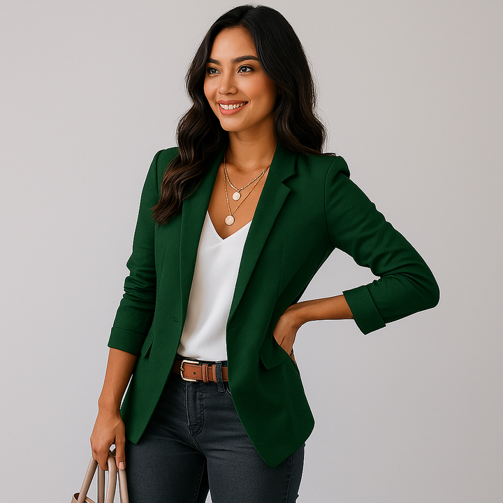 Blazer femme élégant et intemporel, coupe ajustée. Veste chic, parfaite pour compléter votre tenue.