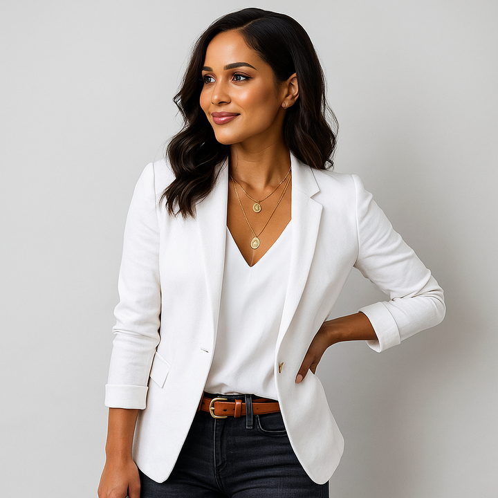Veste blazer femme ajustée de qualité, pour un style chic et intemporel en toute saison. Mode femme.