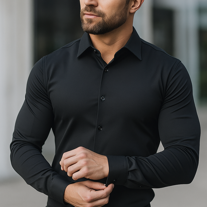 Chemise homme confortable, style habillé polyvalent. Parfaite pour le bureau ou une sortie chic.