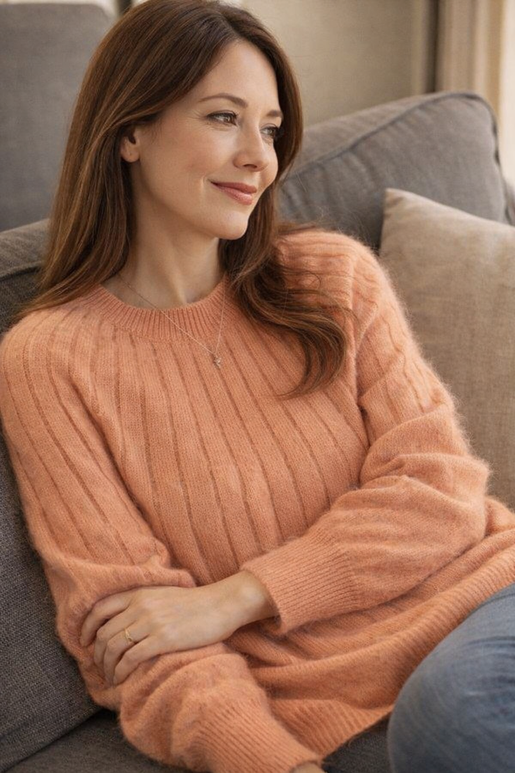 Vêtement chaud: pull femme confortable, alliant élégance et décontraction hivernale.