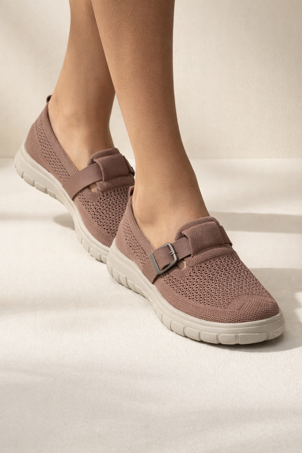 Sandales d'été femme pour la marche, offrant un soutien confortable et un style décontracté.