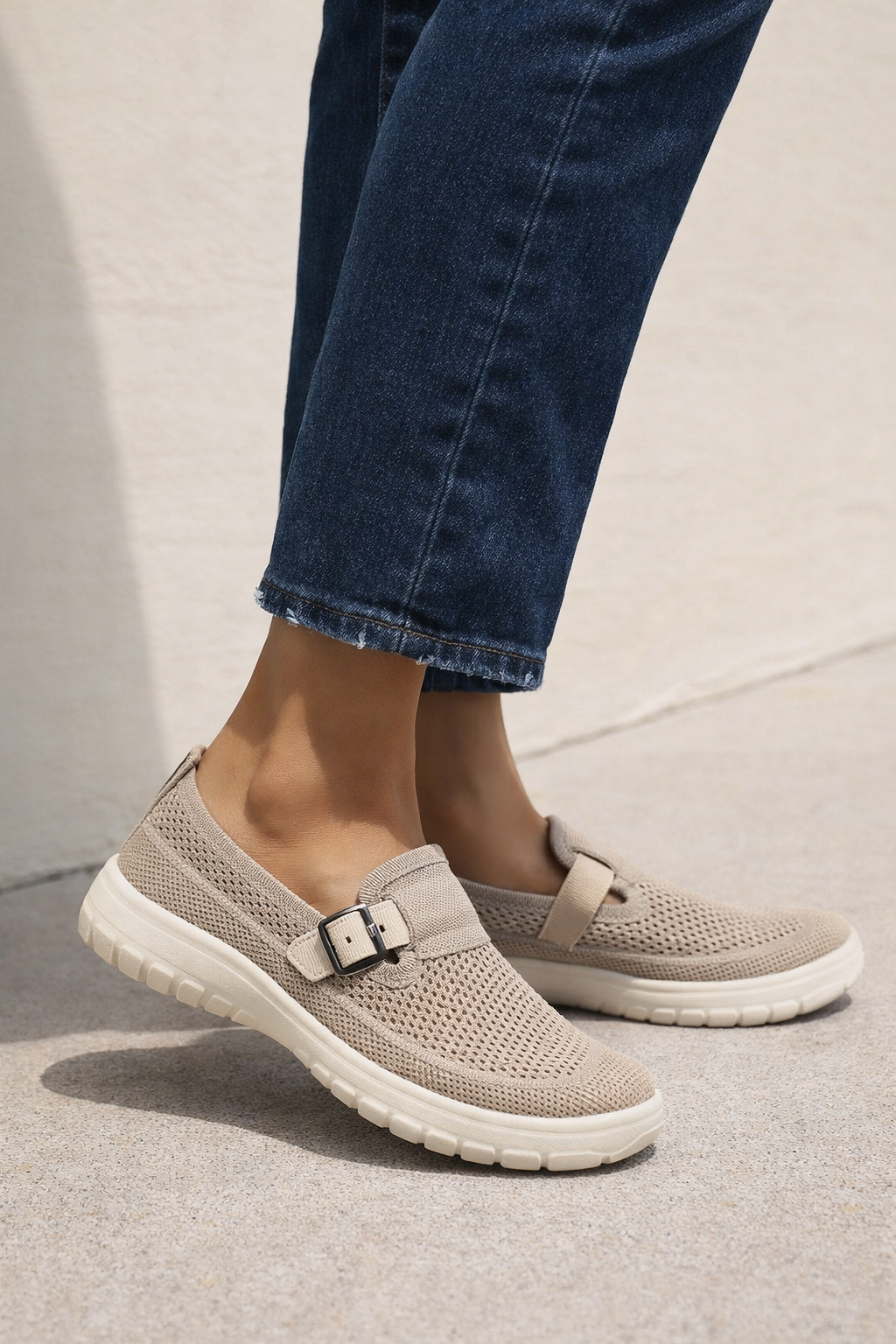 Sandales femme ultra confortables pour pieds sensibles, idéales pour le soutien orthopédique quotidien.