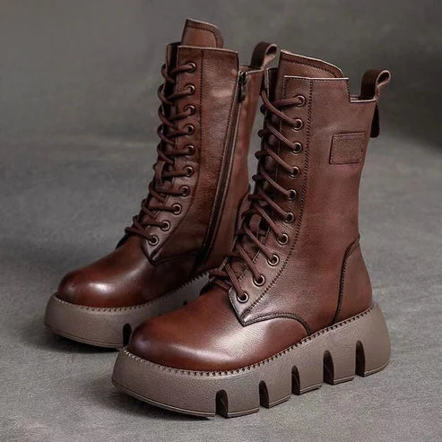 Bottes d'hiver élégantes pour femmes, style vintage, offrant chaleur et confort. Parfaites pour la mode hivernale.