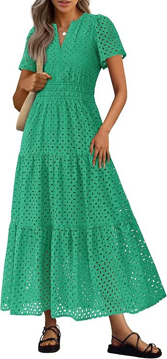 Élégante robe longue fluide femme, col V, manches courtes, pour vos vacances d'été.
